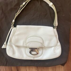 Vintage Tod's White Leather Shoulder Bag